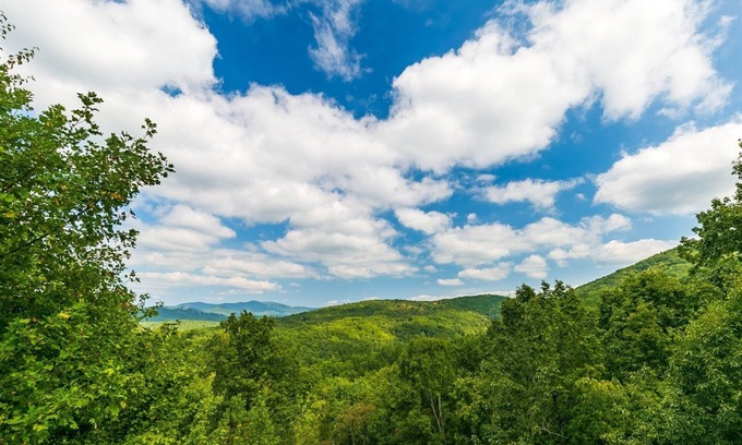 Ridgeline Vistas Cabin | Hawk's Hideaway- Blue Ridge GA