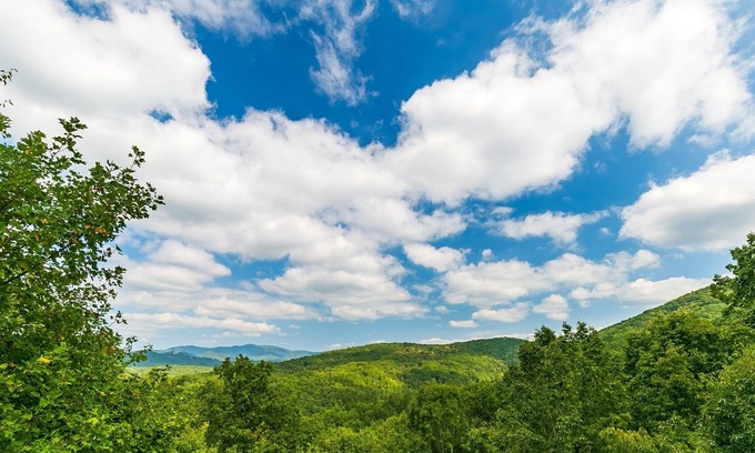 Ridgeline Vistas Cabin | Hawk`s Hideaway - Great Privacy, Amazing Views of Blue Ridge Mountains
