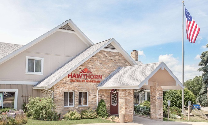Allouez Hotel | Hawthorn Extended Stay by Wyndham Green Bay