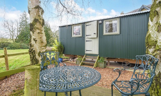 Nordley Cottage | Hay and Hedgerow Glamping