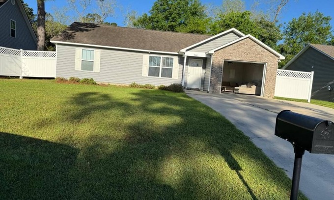 Thomasville House | Hayden's Getaway: Sleep 6, Charming & Spacious