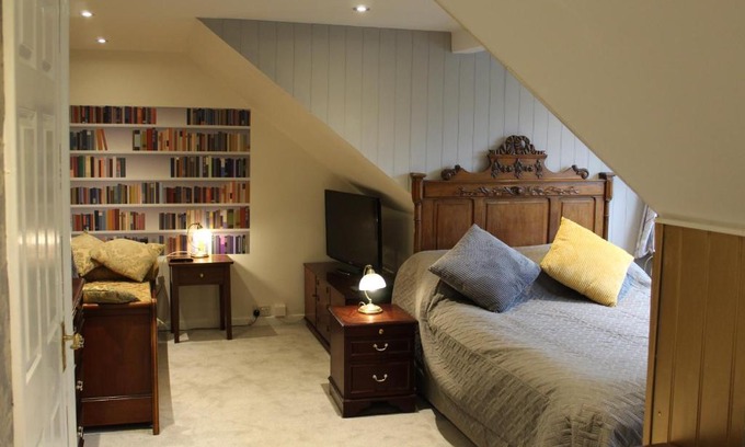 Glastonbury House | Haydn House