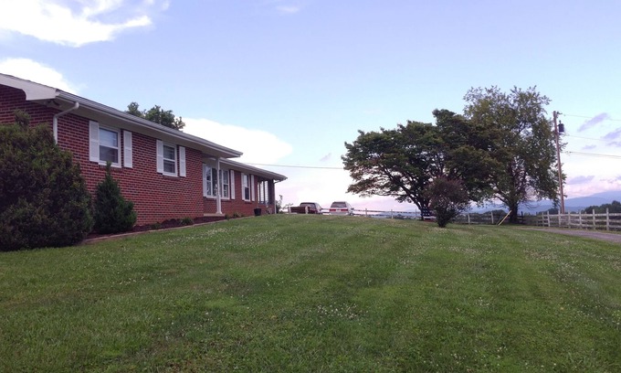 Lexington House | "HayDown" - Private 3-bedroom countryside house just outside lovely Lexington