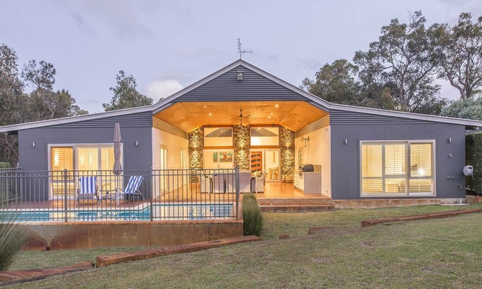 Quindalup House | Hayes Hideaway - peaceful bush setting