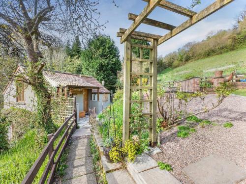 Berrynarbor House | Hayloft - E3759