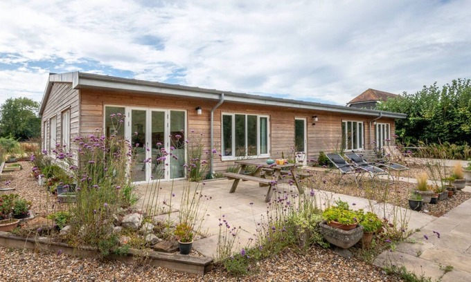 Stelling Ski Chalet | Hazel Barn in Canterbury