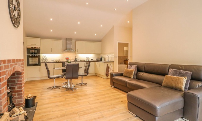 Belper Cottage | HAZEL COTTAGE, romantic, luxury holiday cottage in Belper