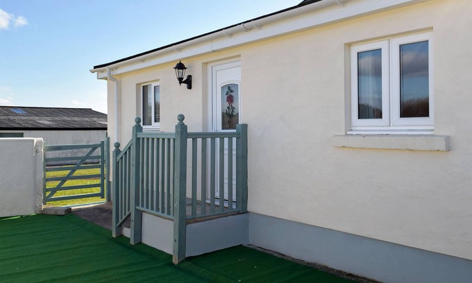 Whitland Cottage | Hazel Grove Farm - Rose Cottage - UK6573
