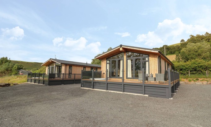 Llangurig Cottage | HAZEL LODGE, romantic, luxury holiday cottage in Llangurig