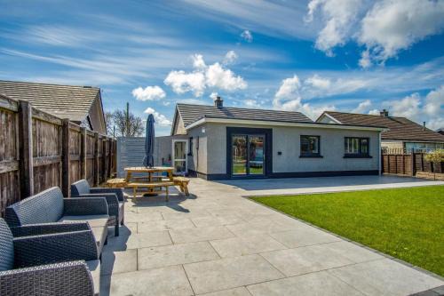 Kilgetty House | Hazeley - 3 Bedroom Holiday Home - Begelly