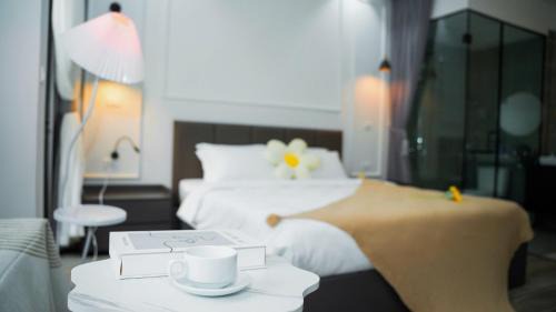 Long Hung Apartment | HC Homestay