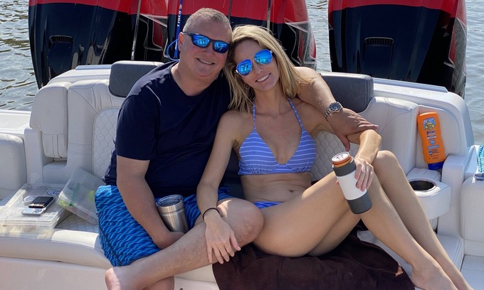 Holiday Harbors Boat Rental | HCB 53 Suenos Luxury Yacht