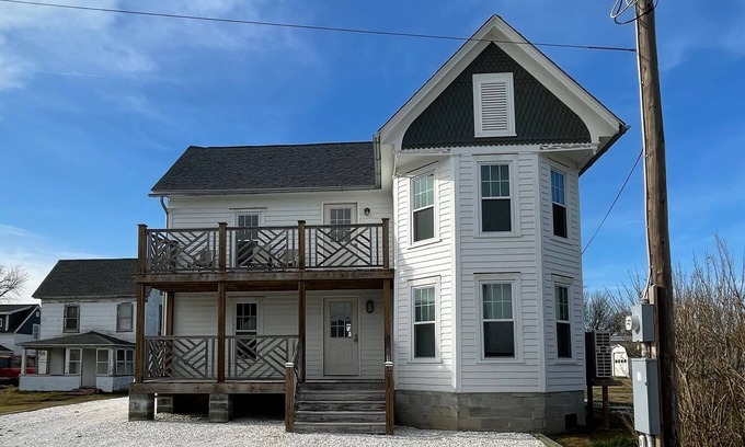 Greenbackville House | Head of the Harbor Greenbackville, quaint fishing village on Chincoteague Bay