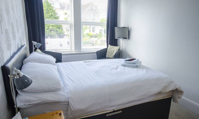 Maenporth House | Headlands - Room Only Accommodation