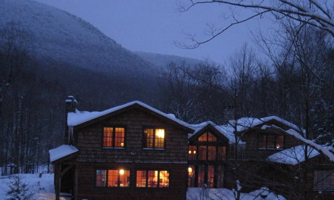 Dorset Cabin | Headwaters-Very secluded, quiet, mountain views, babbling brook, country living.