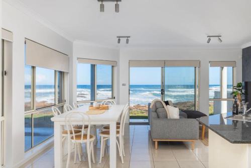 Anna Bay House | Hear the waves watch the whales Anna Bay