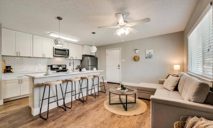 Old East Dallas Apartment | Heart of Dallas Flat Close to Baylor Hospital