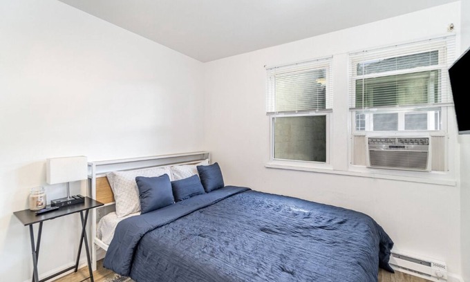 Hanover Apartment | Heart of Hanover Stay!
