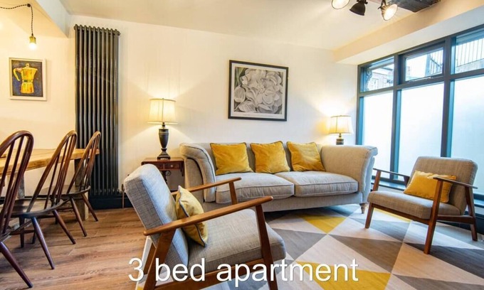 Macclesfield Condo | Heart of Macclesfield Former 16th Century Inn