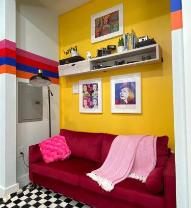 Jersey City Apartment | Heart of NY - 17 min to Empire State & Times Sq