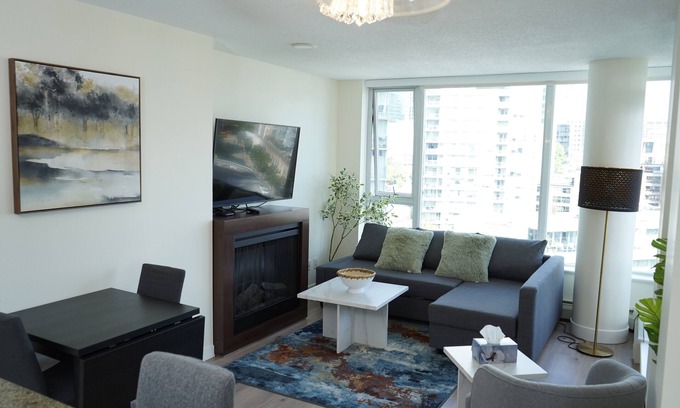 Crosstown Apartment | Heart of the City/Free Parking | Pool | HotTub