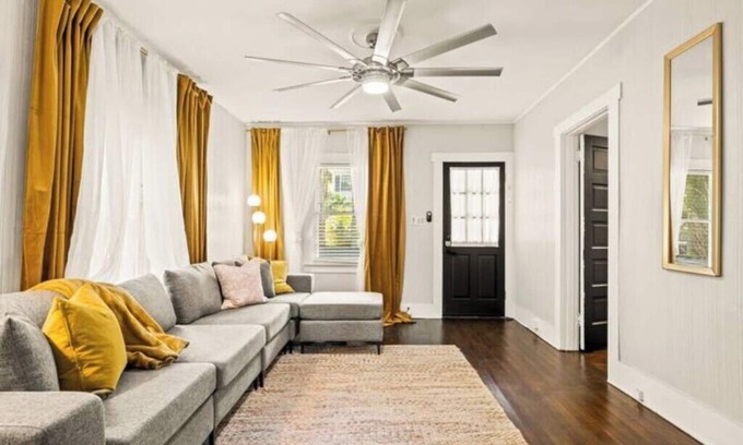 Historic Uptown House | Heart of The City Hideaway
