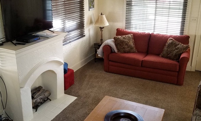 Cuyahoga Falls House | Heart of the Falls! Cozy for 2, Spacious for 8, Close to everything!