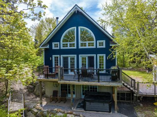 Chertsey Ski Chalet | Heart of the Nature - L'Coureur des bois