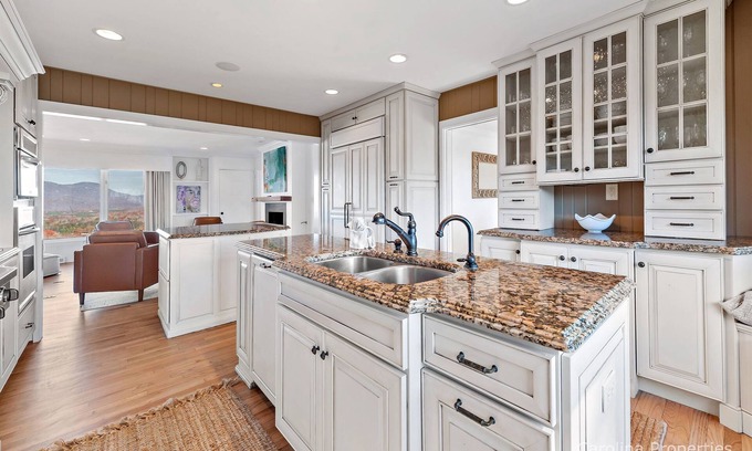 Landrum House | Hearthstone House -Seasonal Pool, Exceptional View