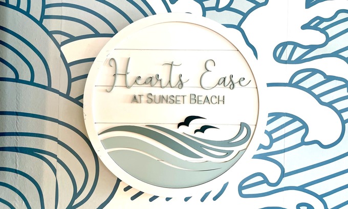 Sunset Beach Cottage | Hearts Ease at Sunset Beach: relax, unwind. get comfortable!