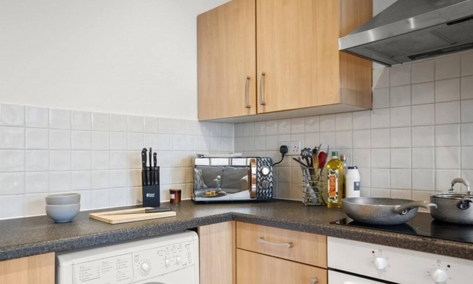 Offerton Apartment | Heartwood Suite
