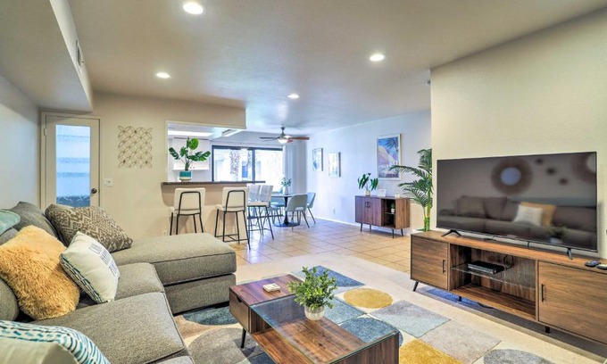 Palm Springs Apartment | Heated Pool Access Palm Springs Vacation Rental