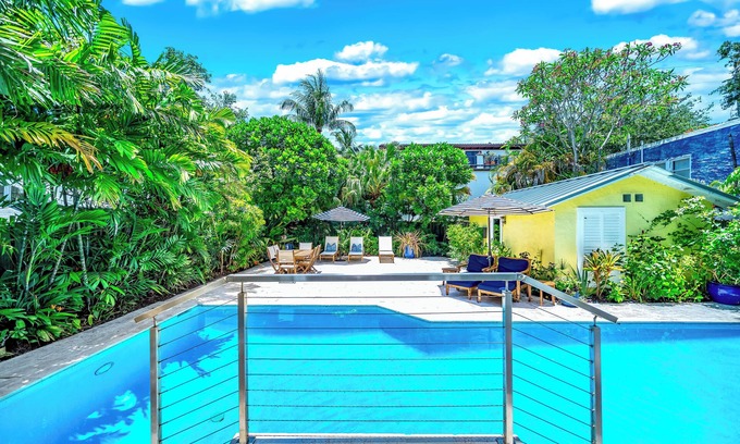 Colee Hammock House | Heated Pool+BBQ! Tropical Serenity+Close To Beach!