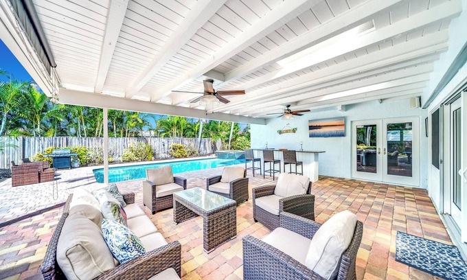 Lighthouse Point House | Heated Pool + Hot Tub! Close To Beach & Shops!