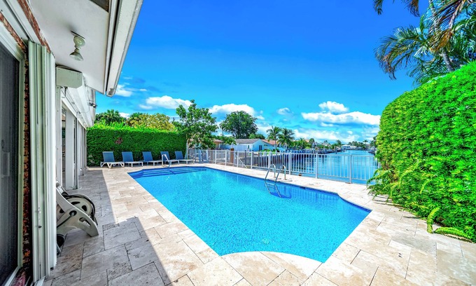 Bermuda Riviera House | Heated Pool & Waterfront! Kayaks + Pool Table!