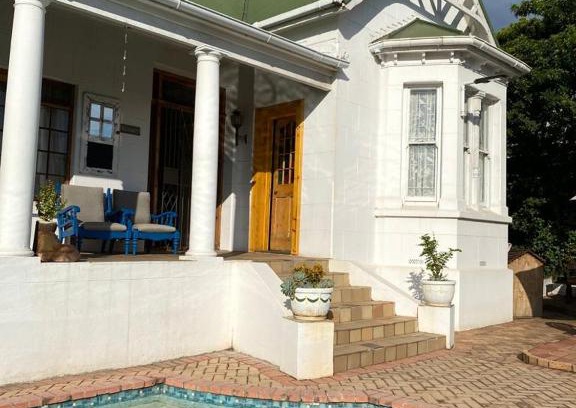 Port Elizabeth Central Apartment | Heath Villa - private room