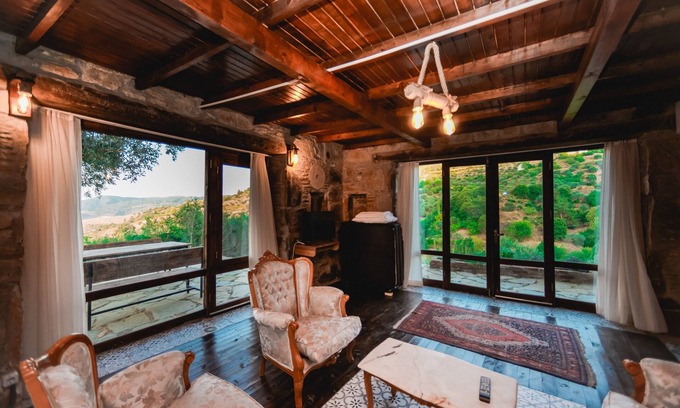 Bornova Hotel | Heaven's Gate