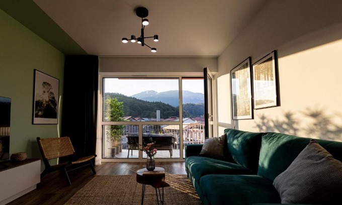 Sinaia Apartment | Hedarom