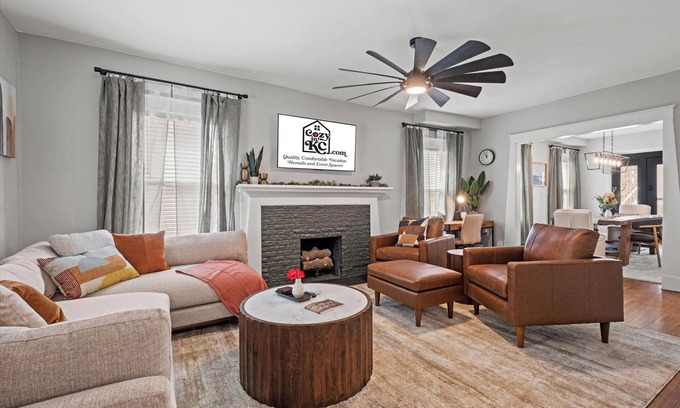 South Hyde Park House | Heights At Hyde Park Walk to Nelson + Streetcar + Parking!