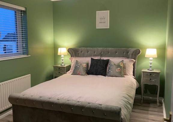 Londonderry Apartment | Heights View Apartment