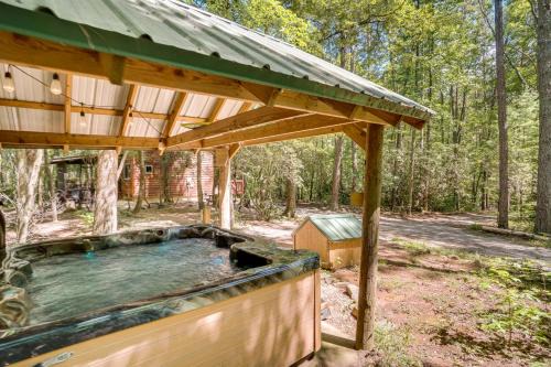 Sautee Nacoochee House | Helen Area Rustic Retreat about 5 Miles to Main Street