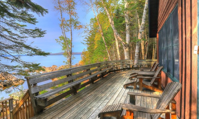 Rangeley House | 🐾Helidoni Camps - Charming vacation retreat located in Mooselookmeguntic Lakes Bugle Cove