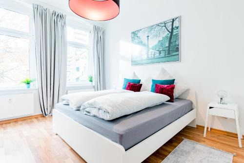 Magdeburg Apartment | Helle Wohnung mit Balkon zum grünen Innenhof - WLAN, 4 Schlafplätze