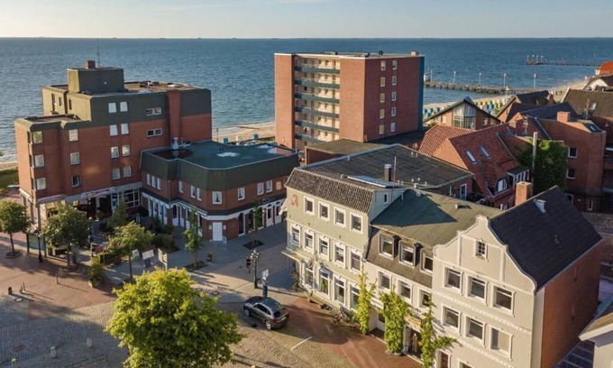 Wrixum Apartment | Hellinghaus - Wyk auf Föhr Fantastic view of the harbor & sea.