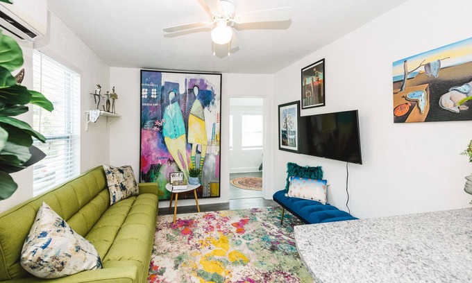 Historic Old Northeast House | Hello Dali- artistic getaway in Downtown St Peten