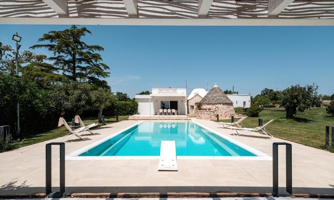 Gioia del Colle Villa | HelloAPULIA - Design Trulli Sampaolo with private pool