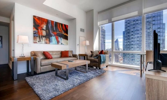 Hell's Kitchen Apartment | Hells Kitchen 2 BR Uptown/river views | Work Desk+High Speed Internet