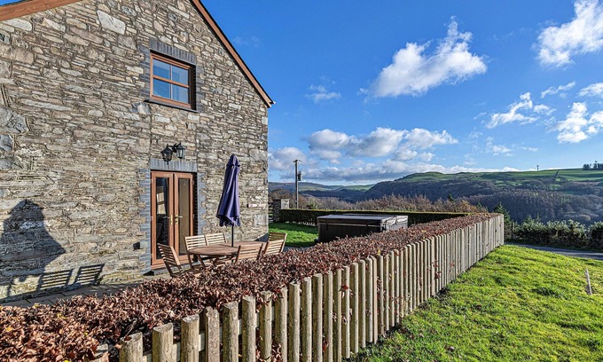 Glandyfi House | Helygen by Interhome