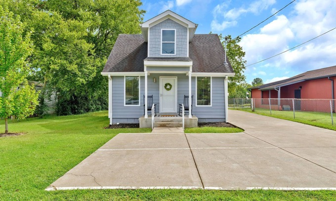 Hendersonville House | Hendersonville Cottage