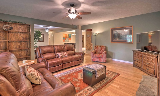 Hendersonville House | Hendersonville Home w/Fire Pit: 5 Mi to Downtown!